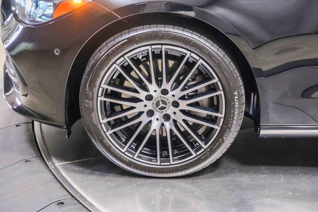 Thumbnail: 2023 Mercedes-Benz C-Class - 18