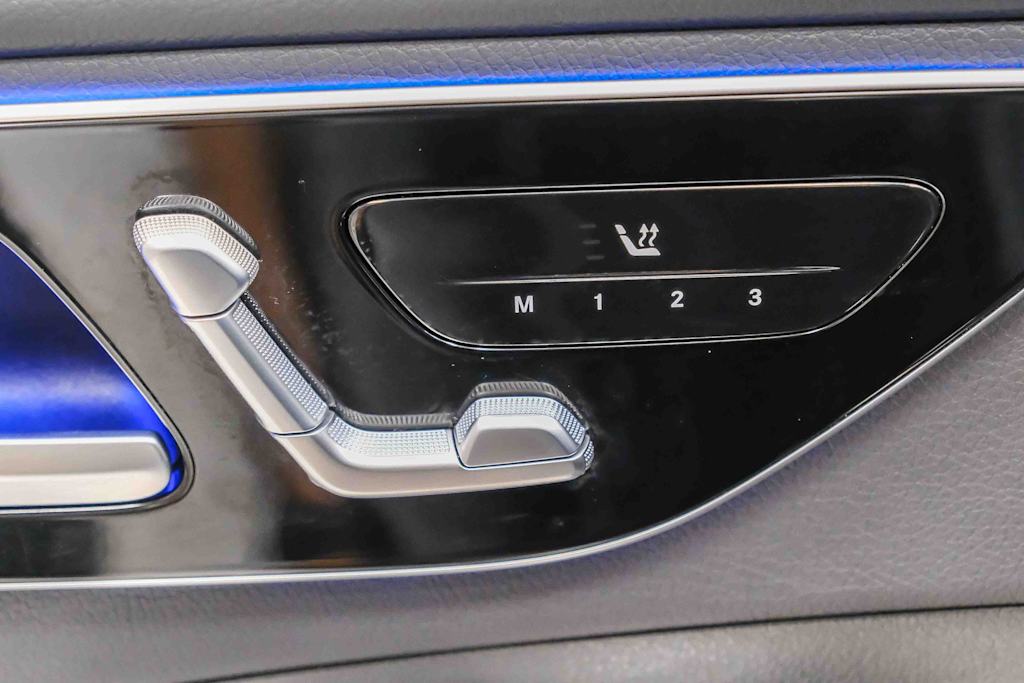 Thumbnail: 2023 Mercedes-Benz C-Class - 30