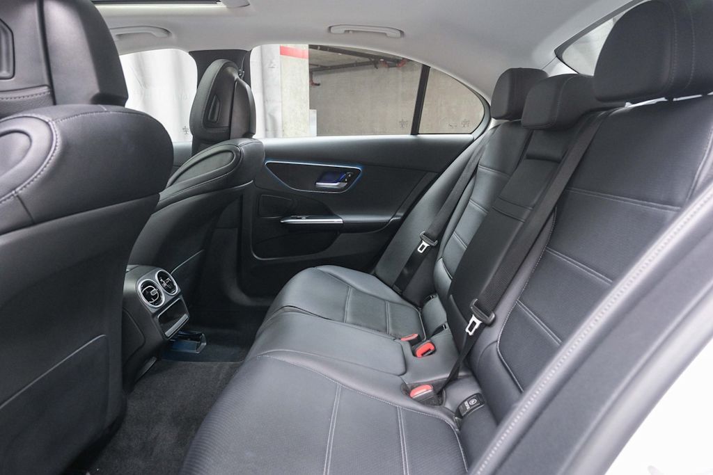 Thumbnail: 2022 Mercedes-Benz C-Class - 11