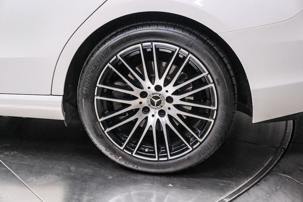 Thumbnail: 2023 Mercedes-Benz C-Class - 7