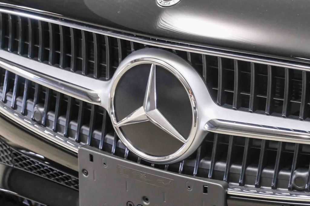 Thumbnail: 2026 Mercedes-Benz C-Class - 6