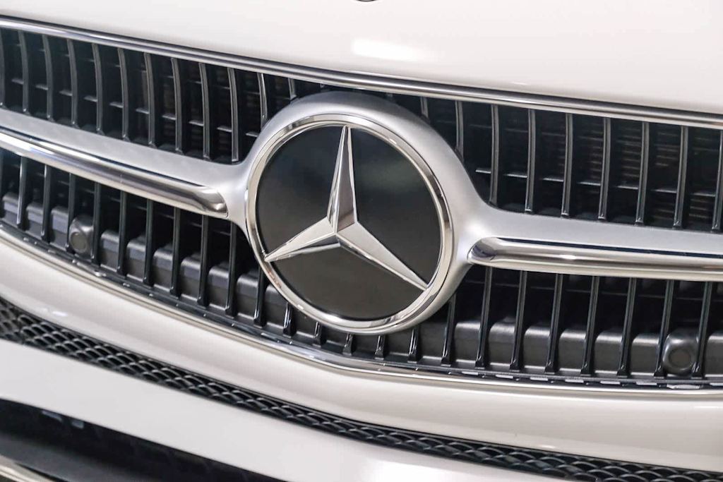 Thumbnail: 2025 Mercedes-Benz C-Class - 7