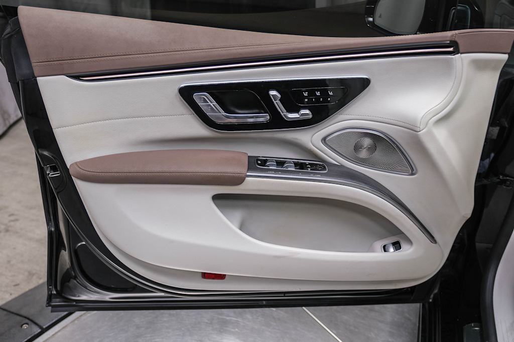 Thumbnail: 2023 Mercedes-Benz EQS - 23