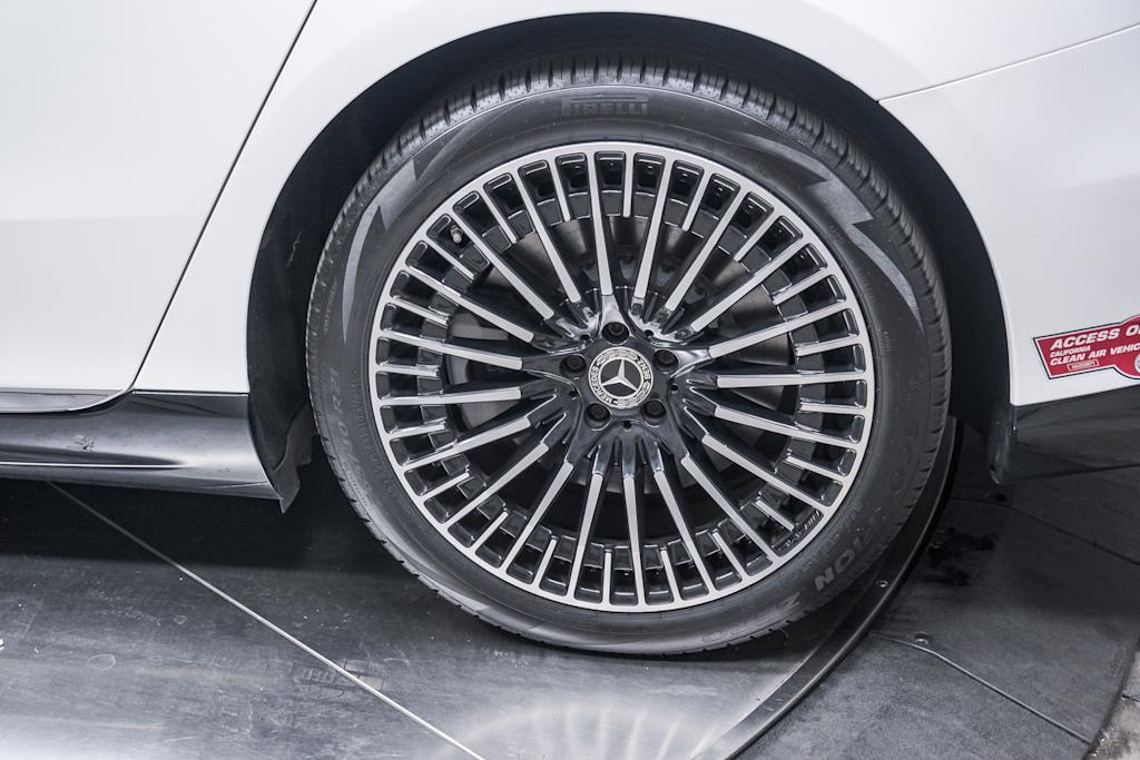 Thumbnail: 2023 Mercedes-Benz EQS - 7