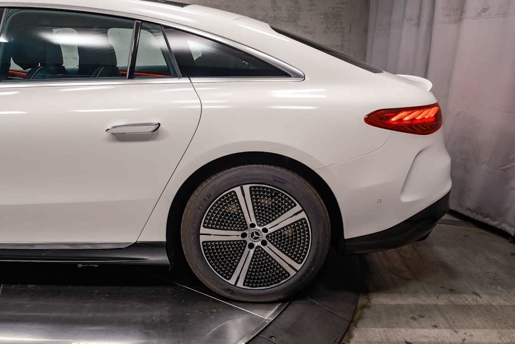 Thumbnail: 2026 Mercedes-Benz EQS - 7