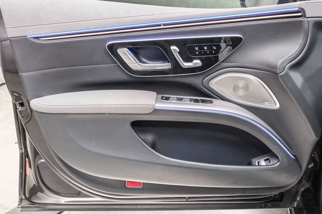 Thumbnail: 2023 Mercedes-Benz EQS - 24