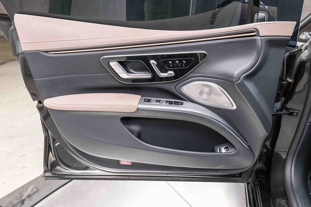Thumbnail: 2024 Mercedes-Benz EQS - 26