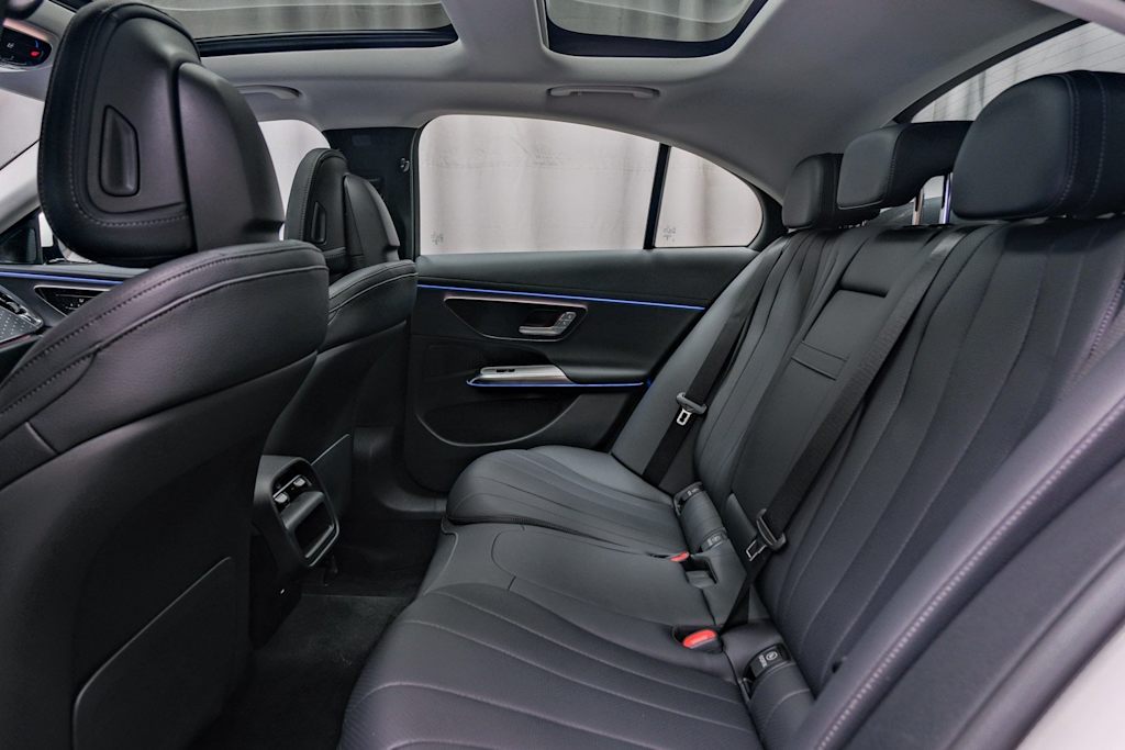 Thumbnail: 2025 Mercedes-Benz E-Class - 12