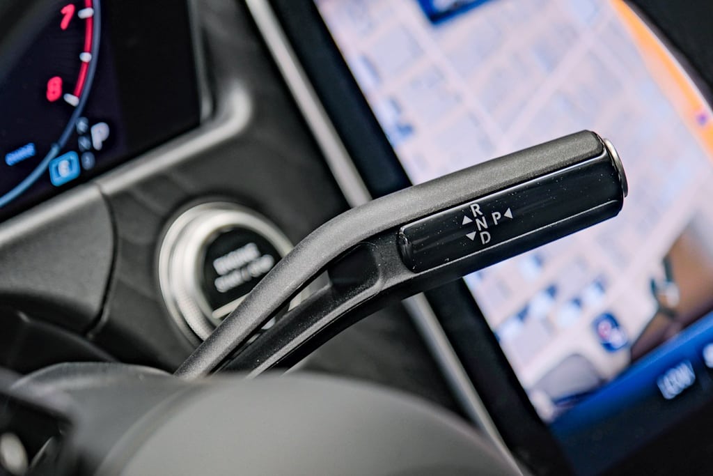 Thumbnail: 2025 Mercedes-Benz E-Class - 21