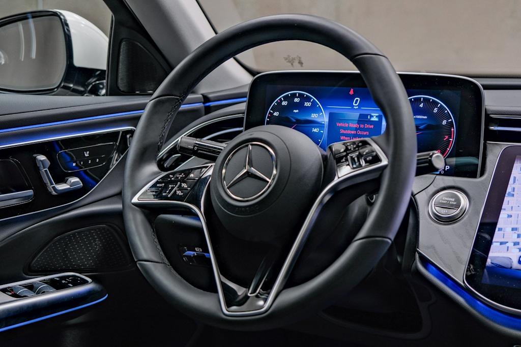 Thumbnail: 2025 Mercedes-Benz E-Class - 9