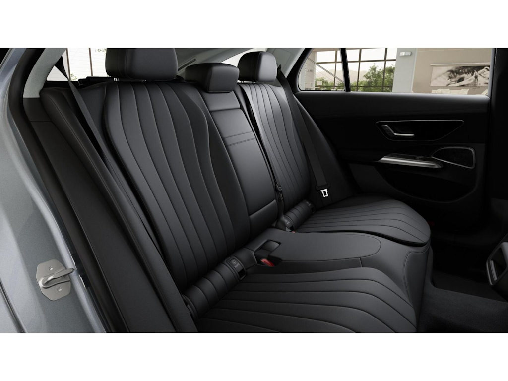 Thumbnail: 2025 Mercedes-Benz E-Class - 8