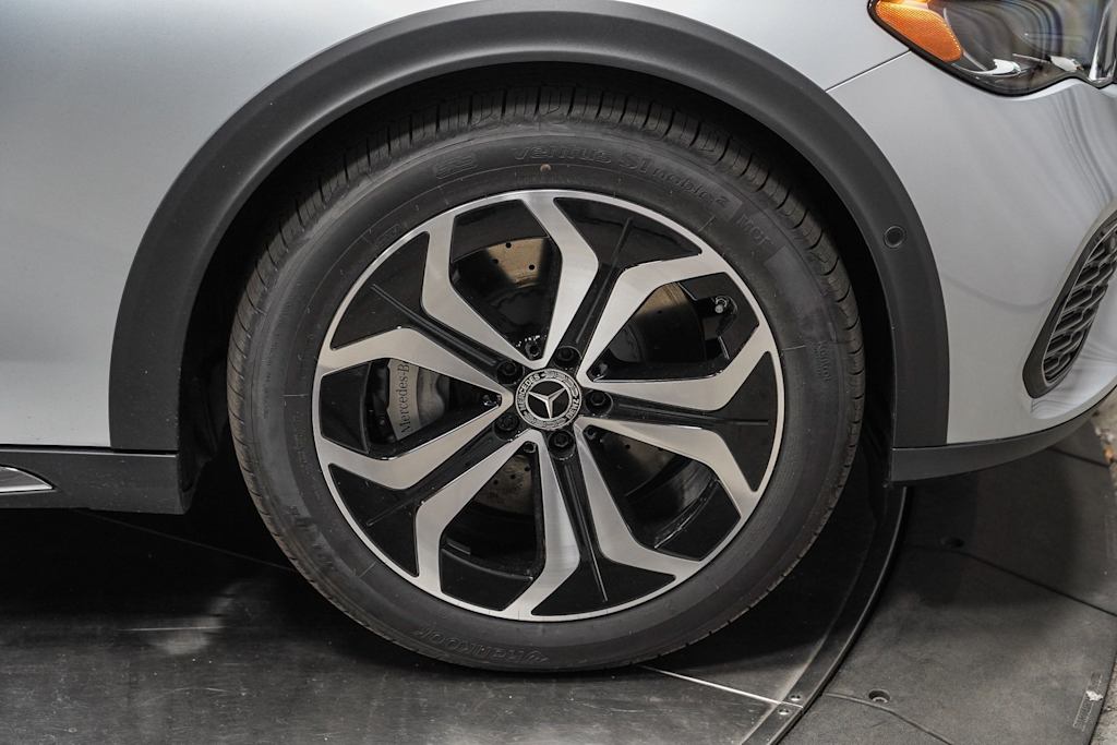 Thumbnail: 2025 Mercedes-Benz E-Class - 7