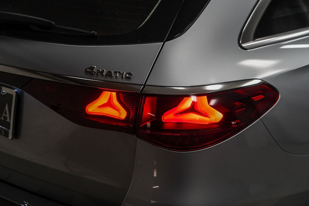 Thumbnail: 2025 Mercedes-Benz E-Class - 19