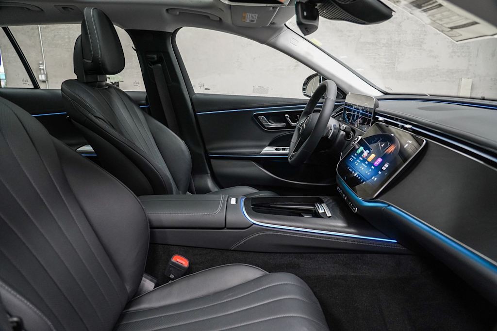 Thumbnail: 2025 Mercedes-Benz E-Class - 10