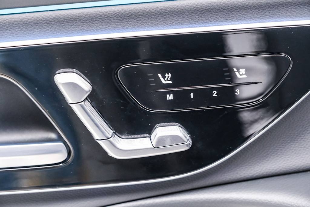 Thumbnail: 2025 Mercedes-Benz E-Class - 23