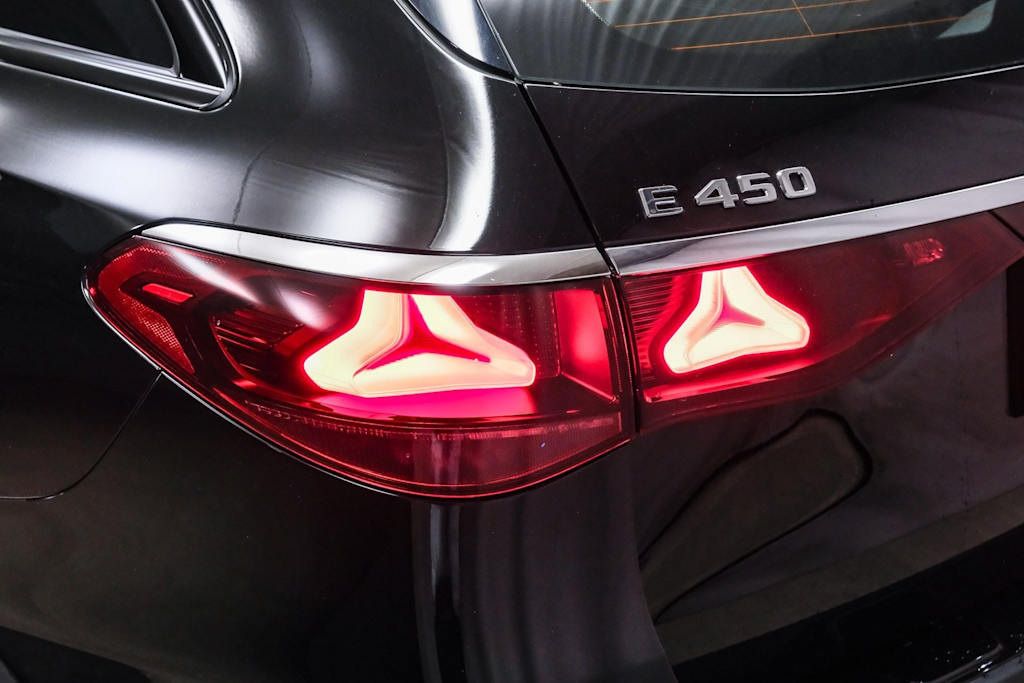 Thumbnail: 2025 Mercedes-Benz E-Class - 16