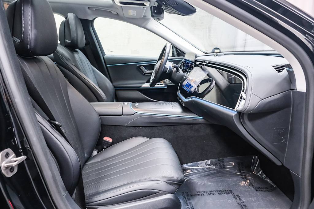 Thumbnail: 2025 Mercedes-Benz E-Class - 8