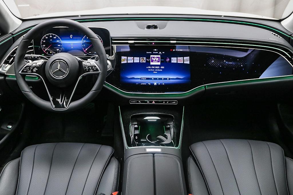 Thumbnail: 2025 Mercedes-Benz E-Class - 2