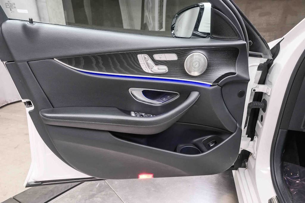 Thumbnail: 2023 Mercedes-Benz E-Class - 21