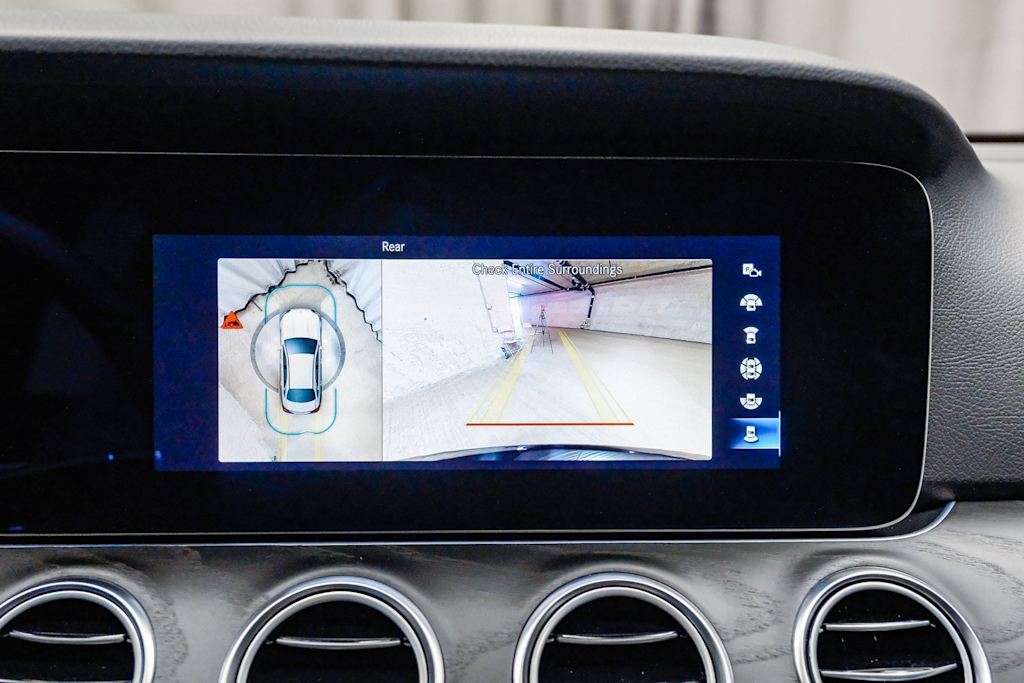 Thumbnail: 2022 Mercedes-Benz E-Class - 25