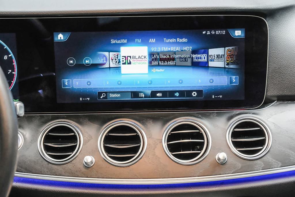 Thumbnail: 2022 Mercedes-Benz E-Class - 23