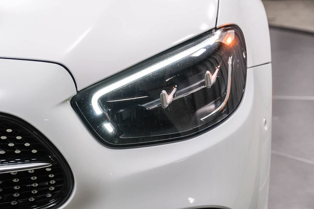 Thumbnail: 2022 Mercedes-Benz E-Class - 20