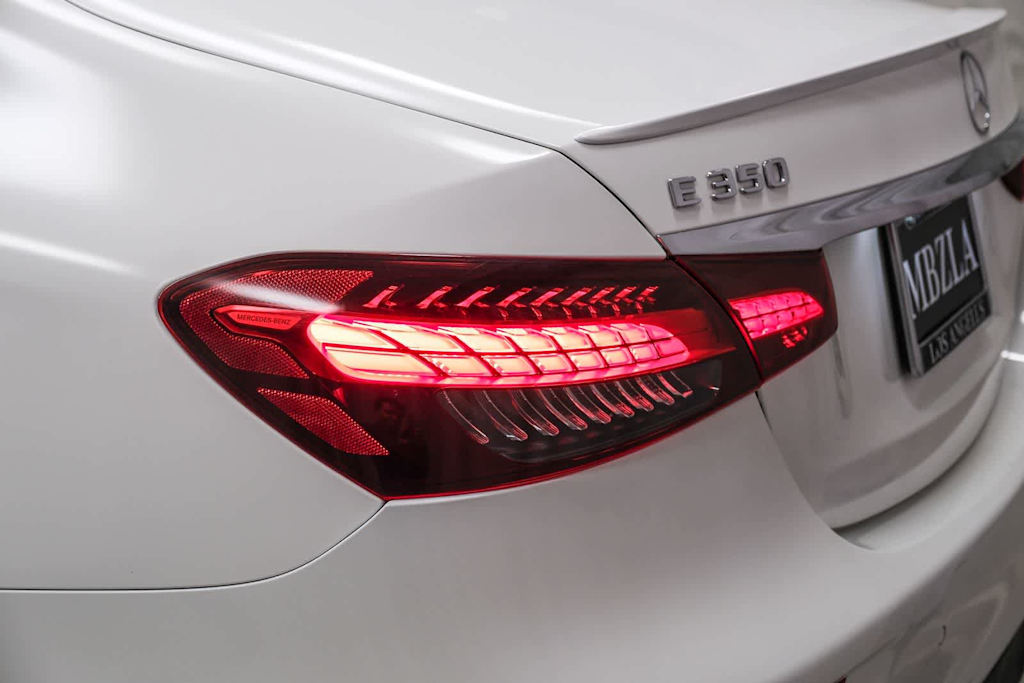 Thumbnail: 2022 Mercedes-Benz E-Class - 17