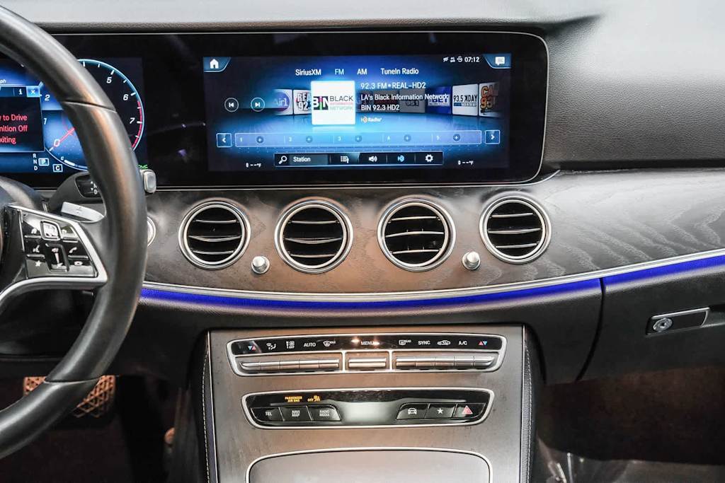 Thumbnail: 2022 Mercedes-Benz E-Class - 12