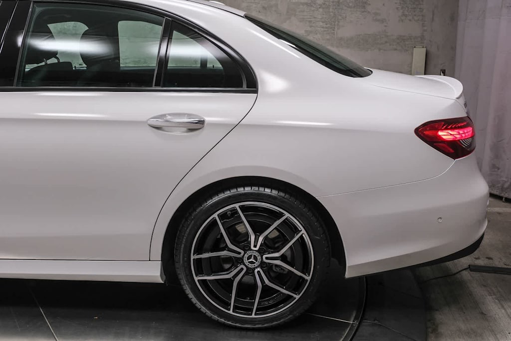 Thumbnail: 2022 Mercedes-Benz E-Class - 6