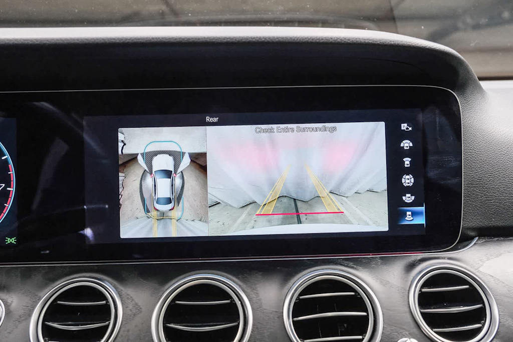 Thumbnail: 2022 Mercedes-Benz E-Class - 30