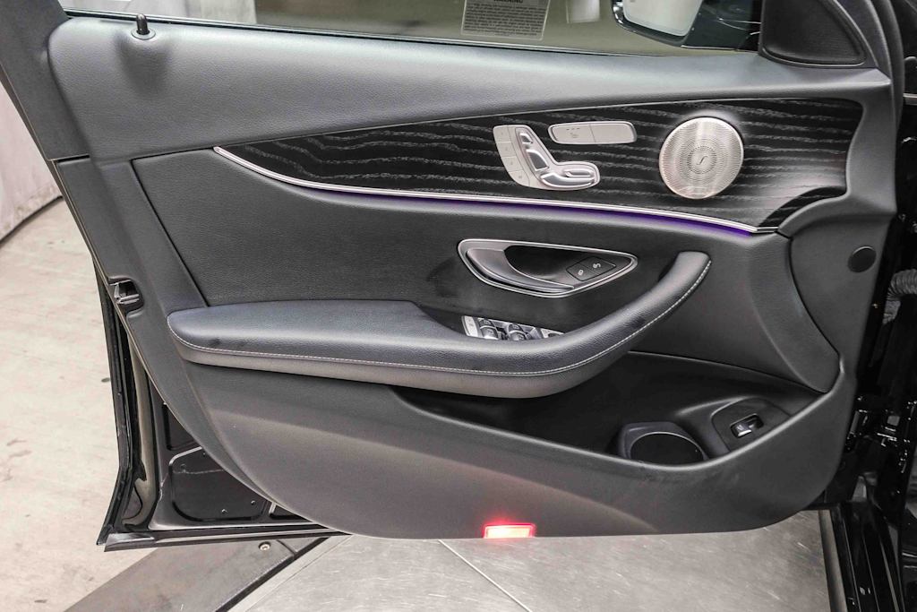 Thumbnail: 2022 Mercedes-Benz E-Class - 28