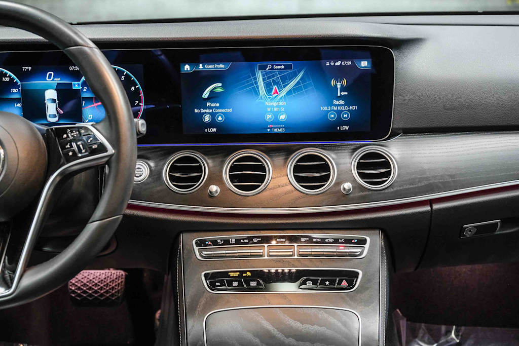 Thumbnail: 2022 Mercedes-Benz E-Class - 14