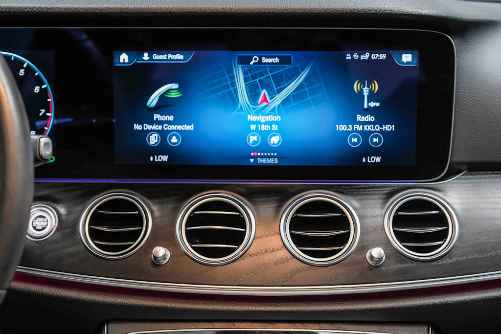 Thumbnail: 2022 Mercedes-Benz E-Class - 24