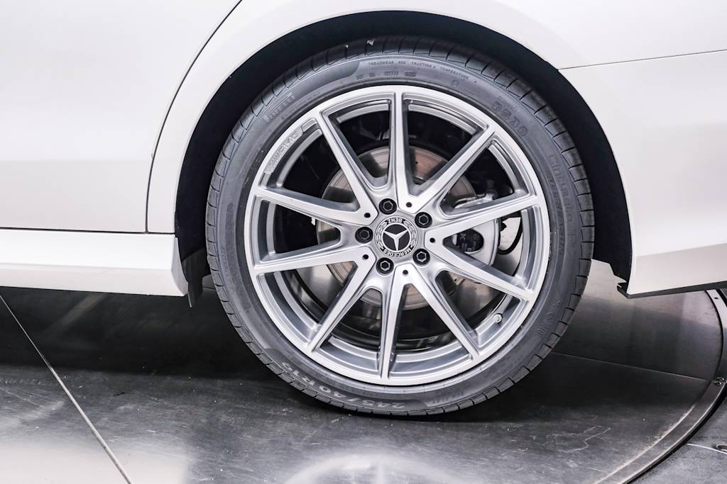 Thumbnail: 2022 Mercedes-Benz E-Class - 21