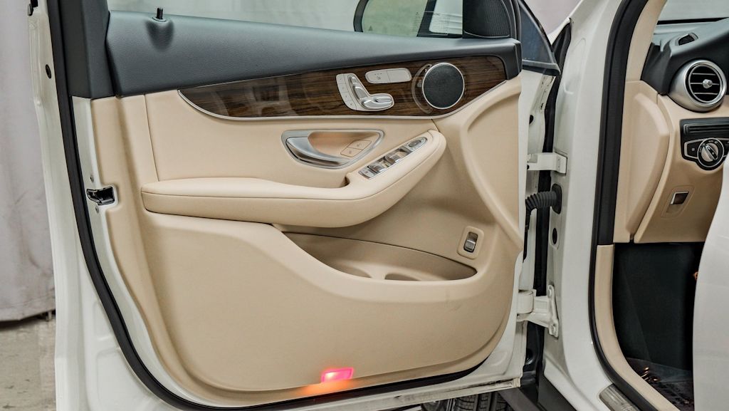 Thumbnail: 2021 Mercedes-Benz GLC - 23