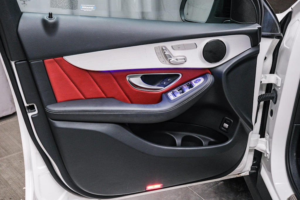 Thumbnail: 2022 Mercedes-Benz GLC - 24