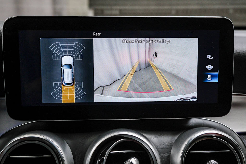 Thumbnail: 2022 Mercedes-Benz GLC - 26