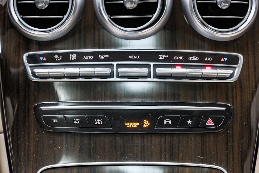 Thumbnail: 2022 Mercedes-Benz GLC - 24