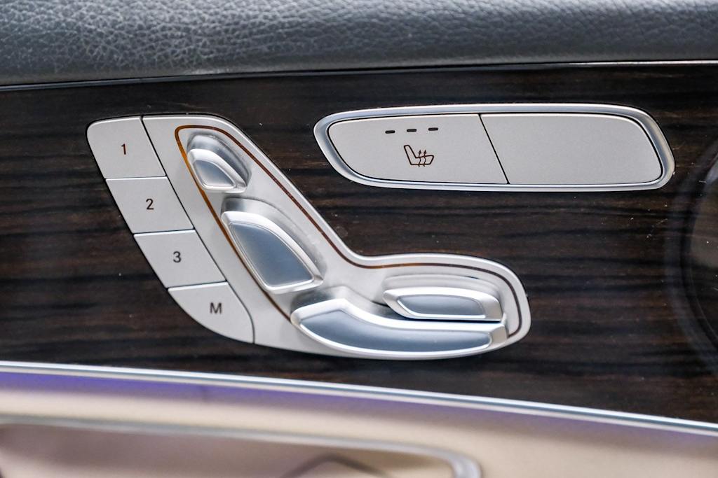 Thumbnail: 2022 Mercedes-Benz GLC - 28