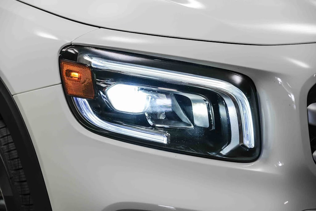 Thumbnail: 2021 Mercedes-Benz GLB - 18