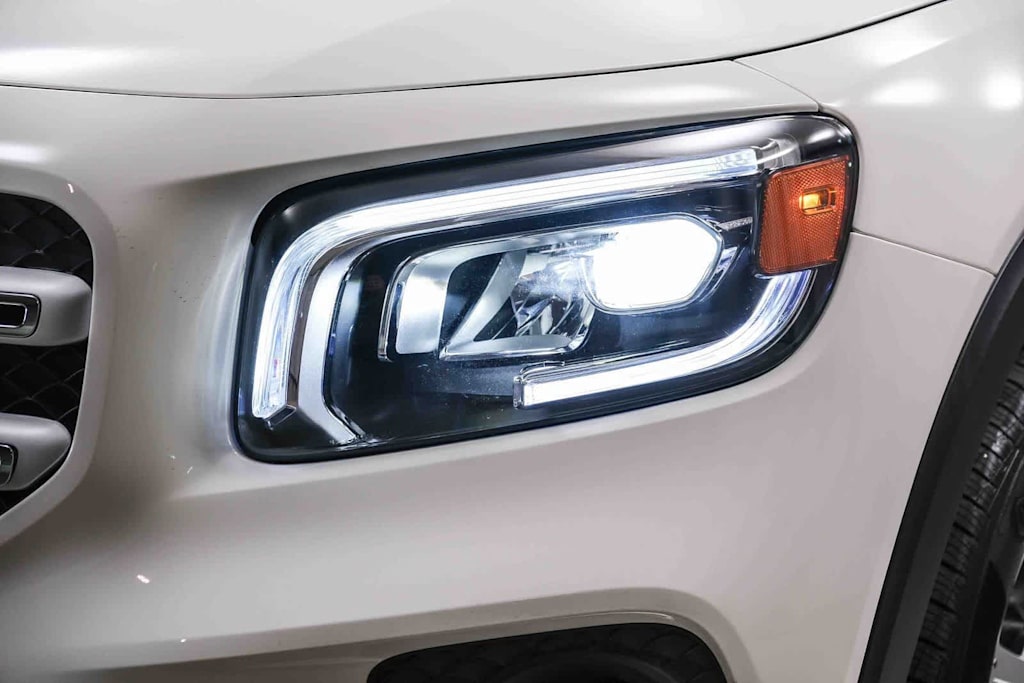 Thumbnail: 2021 Mercedes-Benz GLB - 17