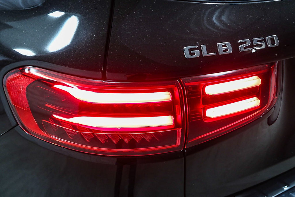 2025 Mercedes-Benz GLB 250 21