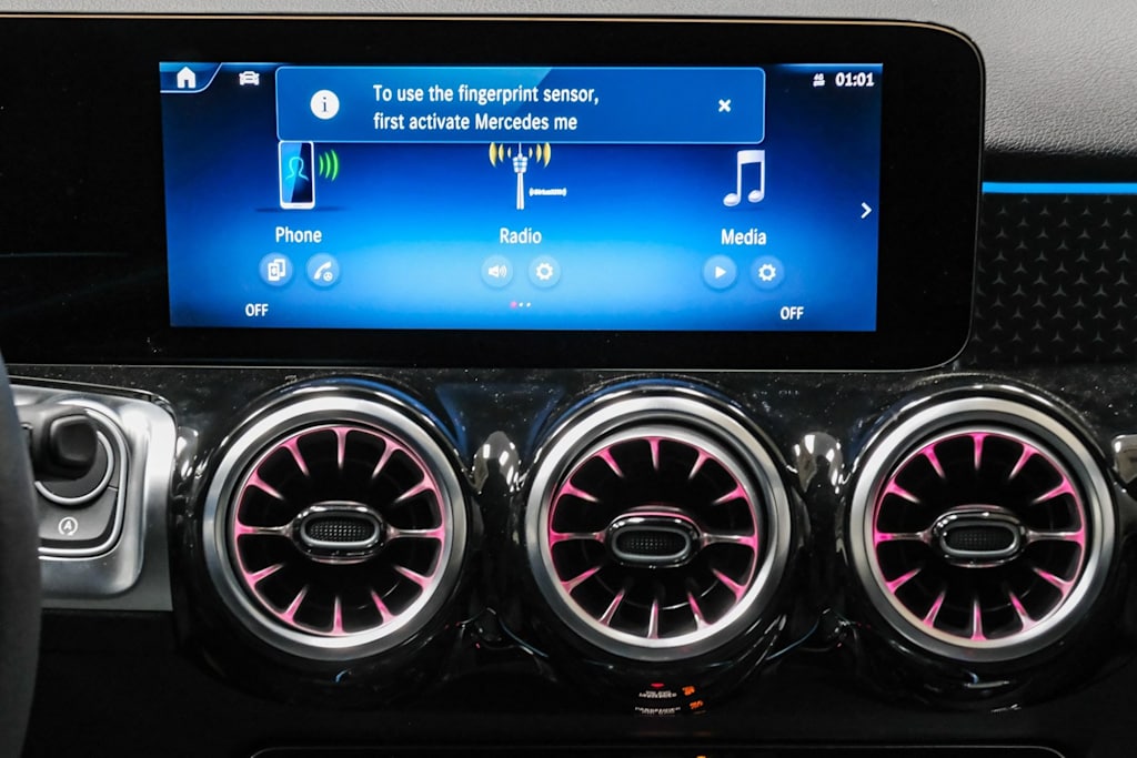 Thumbnail: 2025 Mercedes-Benz GLB - 22