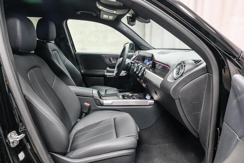 Thumbnail: 2025 Mercedes-Benz GLB - 9