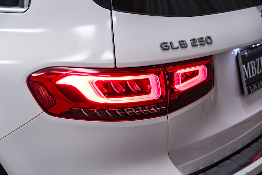Thumbnail: 2022 Mercedes-Benz GLB - 18