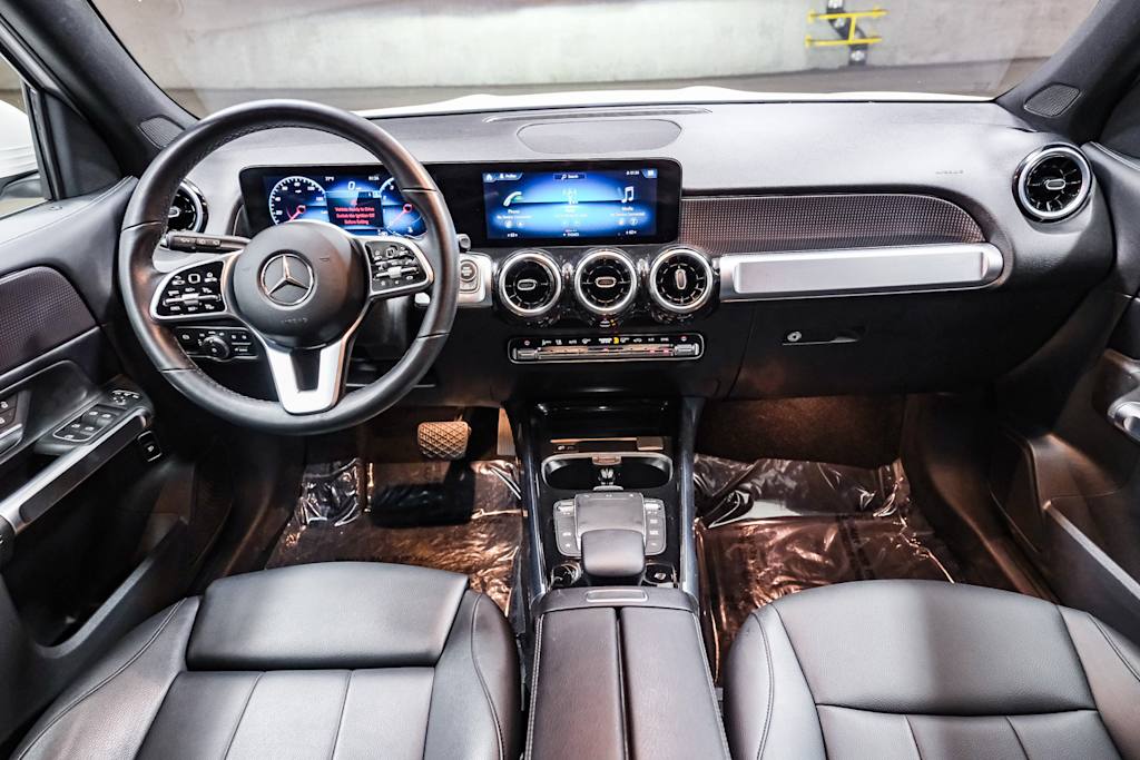 Thumbnail: 2022 Mercedes-Benz GLB - 2