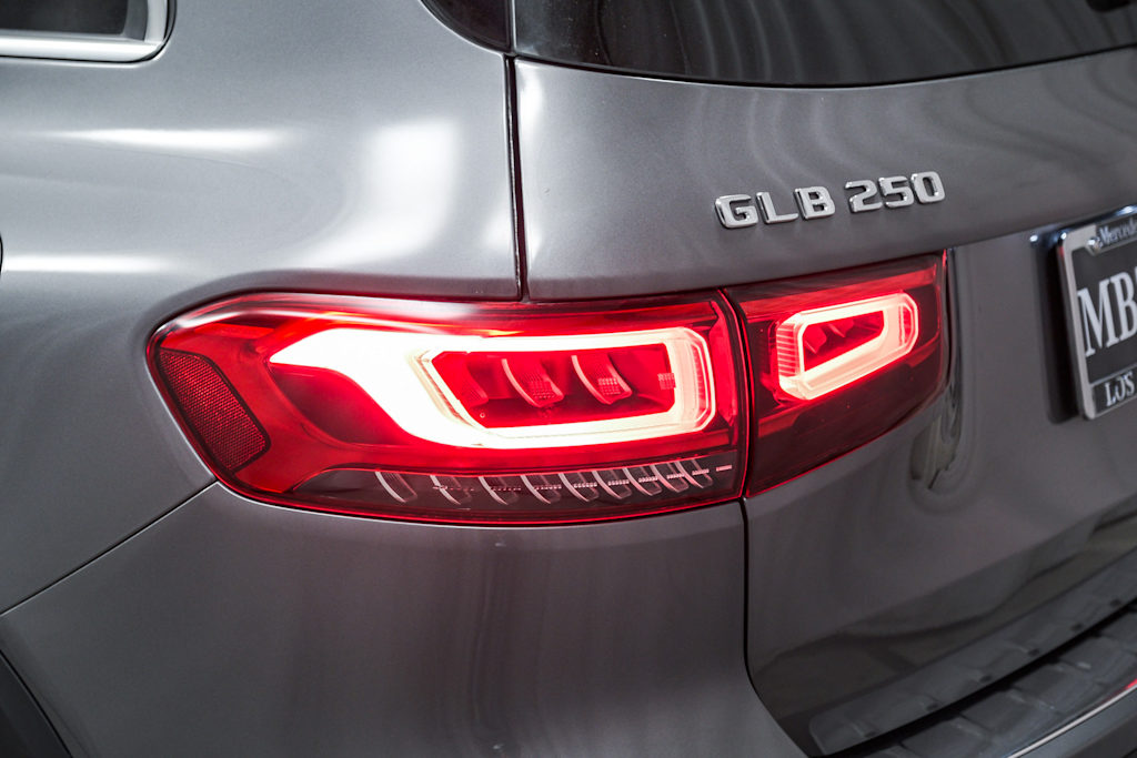 Thumbnail: 2022 Mercedes-Benz GLB - 18