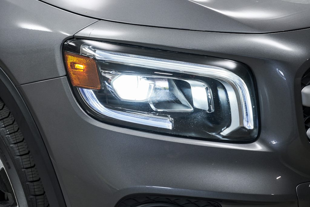 Thumbnail: 2022 Mercedes-Benz GLB - 22