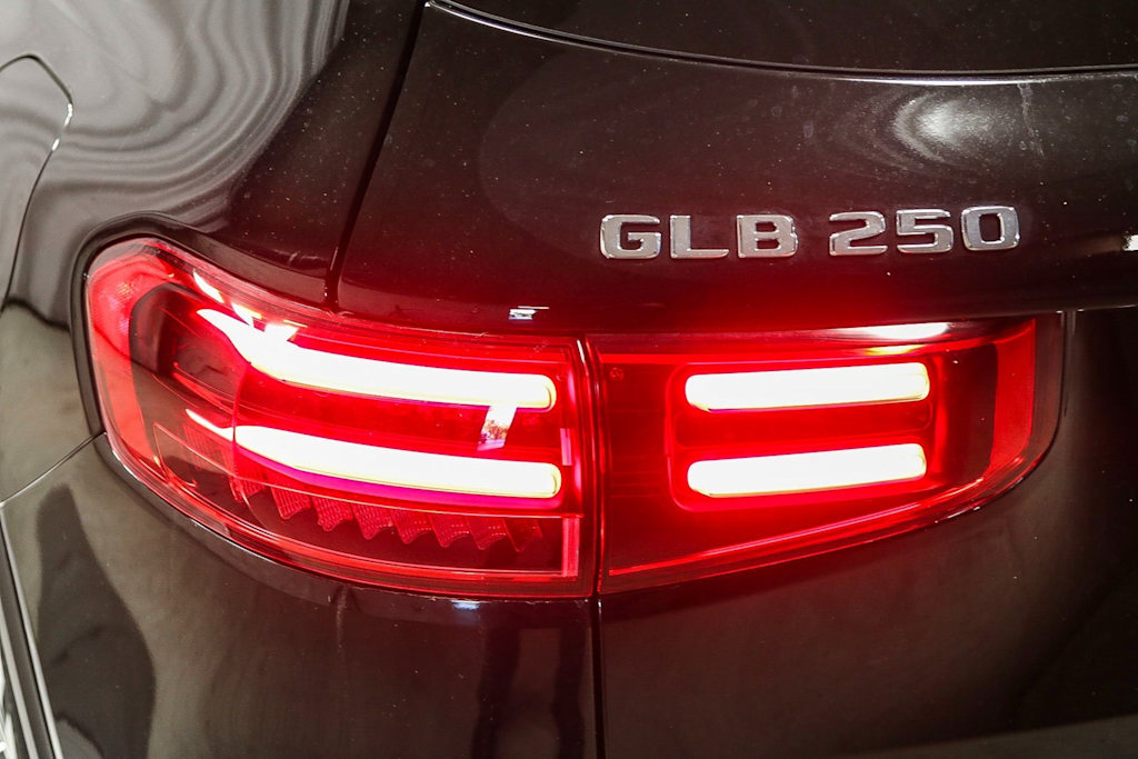 2025 Mercedes-Benz GLB 250 21