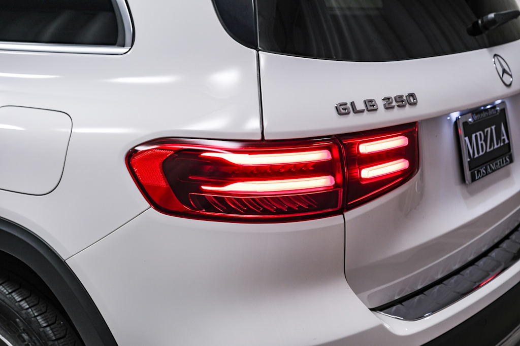 Thumbnail: 2024 Mercedes-Benz GLB - 20